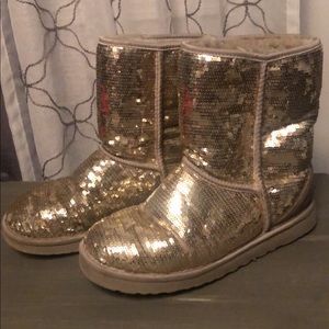 Gold sequin UGG boots 🖤